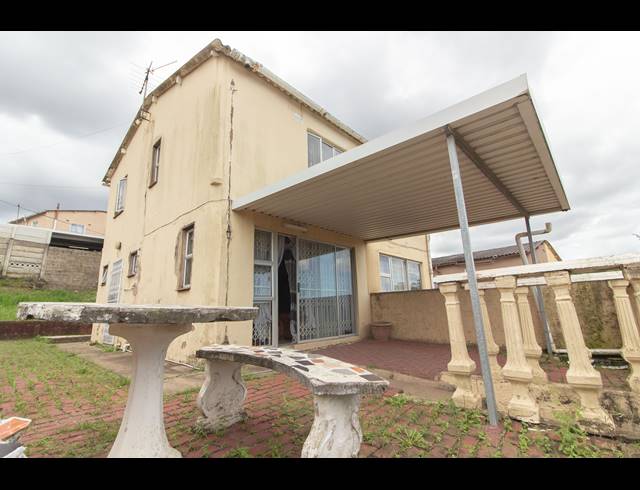 2 BEDROOM HOUSE TO LET IN MONTFORD